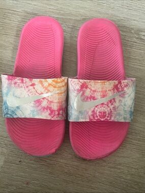 Nike Kids Pink Tie-Dye Strap Slide Sandals